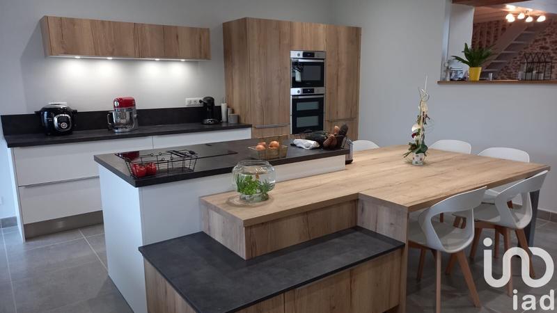 Maison - 196 m² - 7 pièces