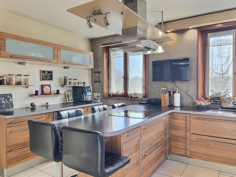 Maison - 182 m² - 8 pièces