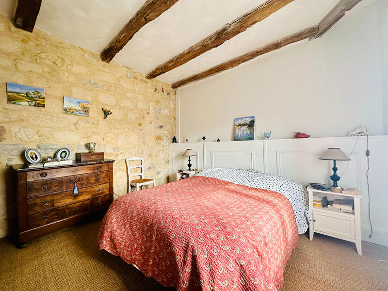 Maison - 322 m² - 9 pièces