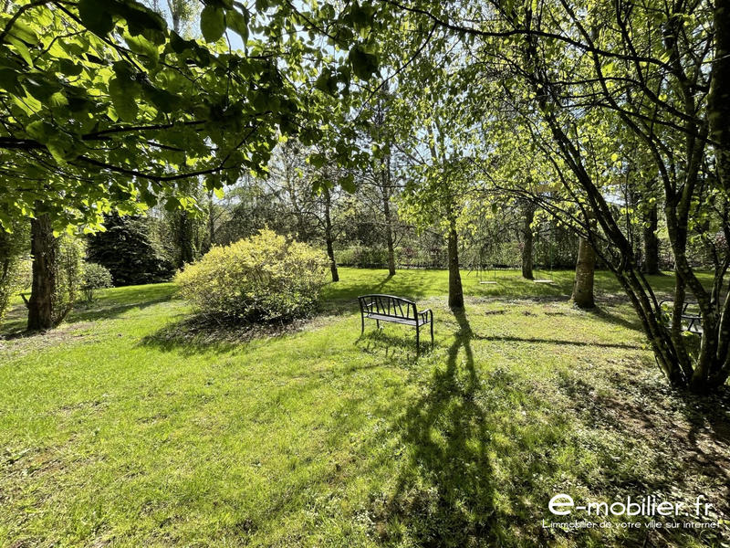 Maison - 184 m² - 8 pièces