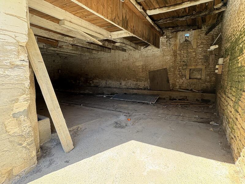 Maison - 140 m² - 1 pièce