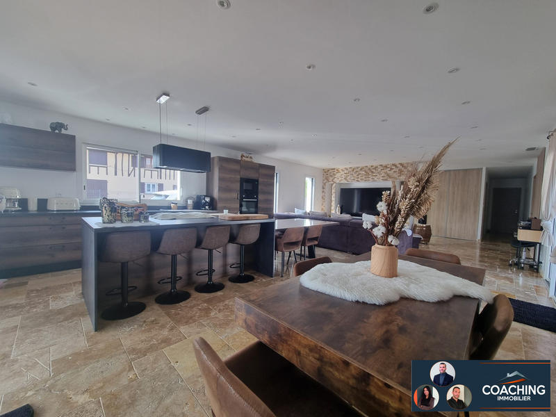 Maison - 138 m² - 5 pièces