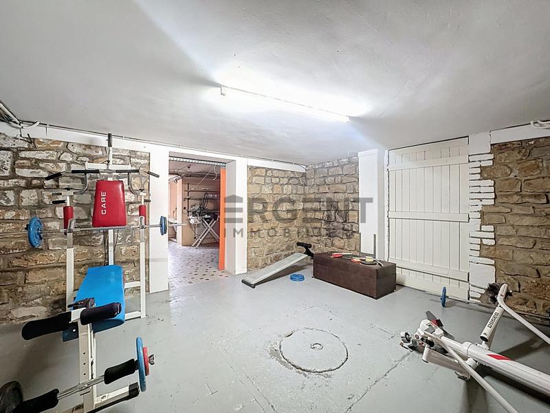 Maison - 253 m² - 10 pièces