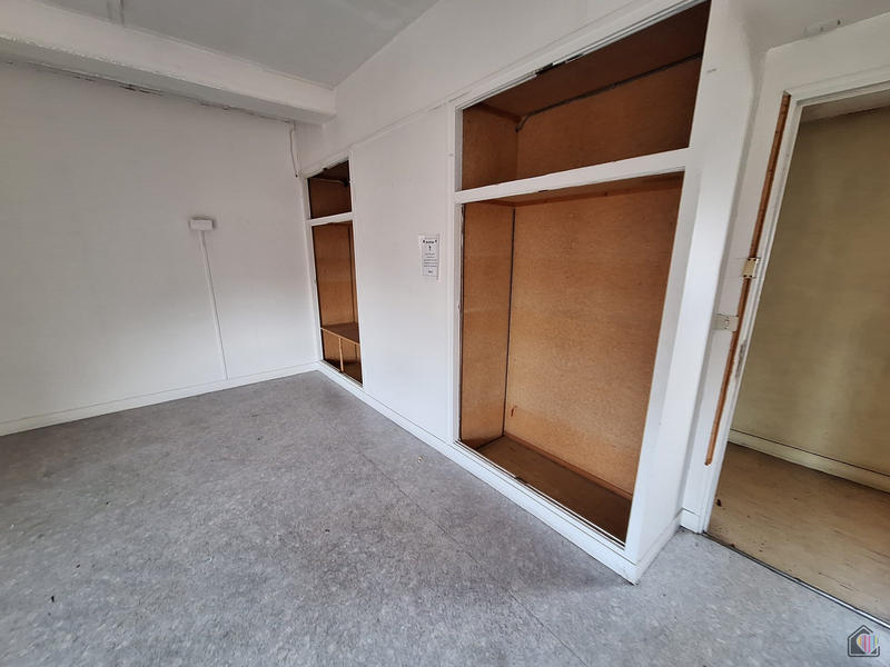 Maison - 242 m² - 10 pièces