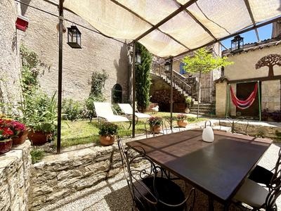 Maison - 140 m² - 9 pièces