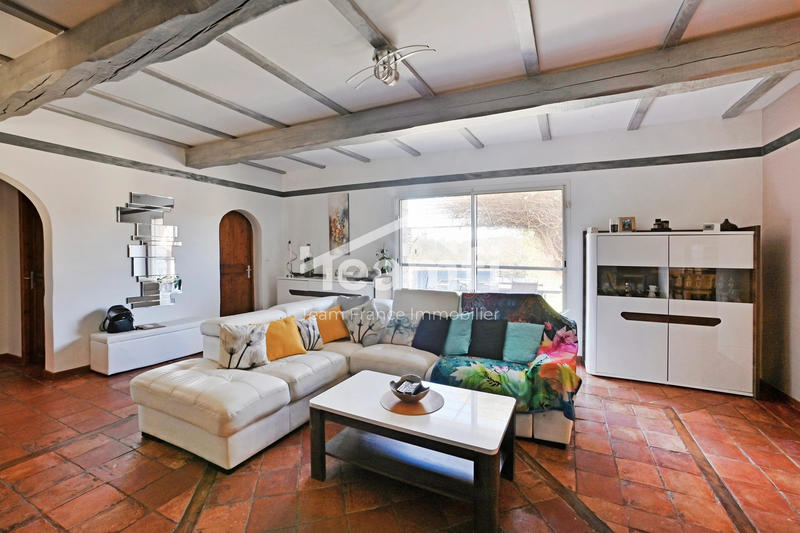 Maison traditionnelle - 135 m² - 7 pièces