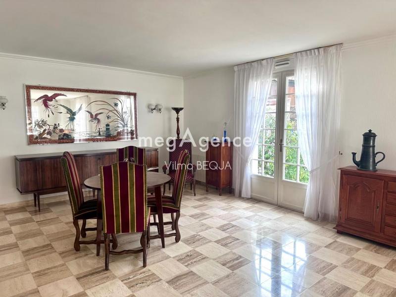 Maison traditionnelle - 204 m² - 6 pièces