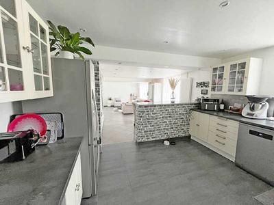 Maison - 147 m² - 8 pièces