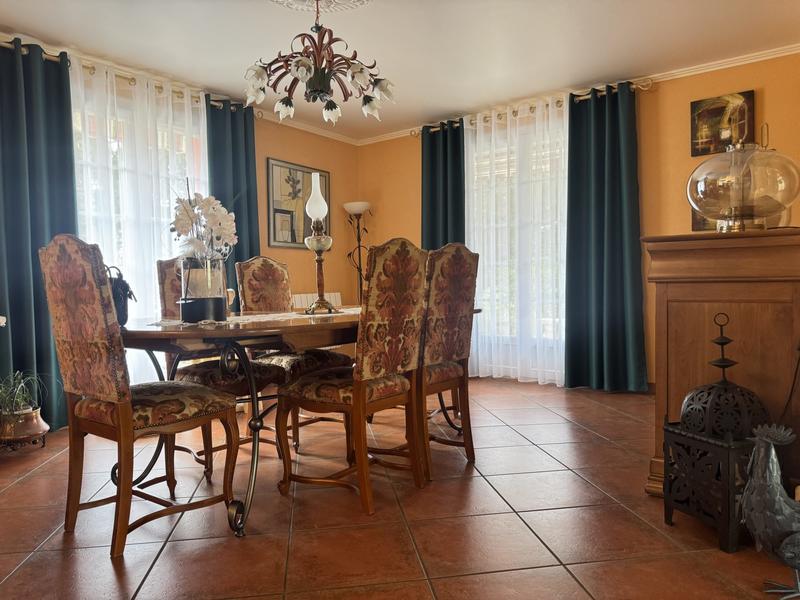 Viager - Maison traditionnelle - 240 m² - 6 pièces