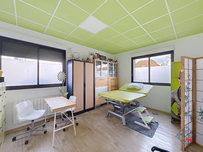 Local d'activités - 150 m² - 6 pièces