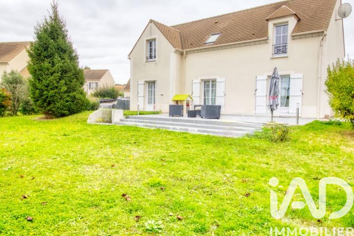 Maison - 208 m² - 6 pièces