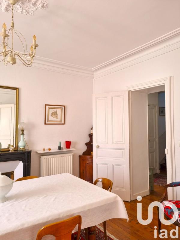 Appartement - 169 m² - 8 pièces