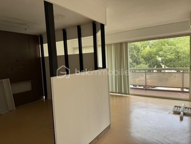 Bureau - 85 m² - 4 pièces