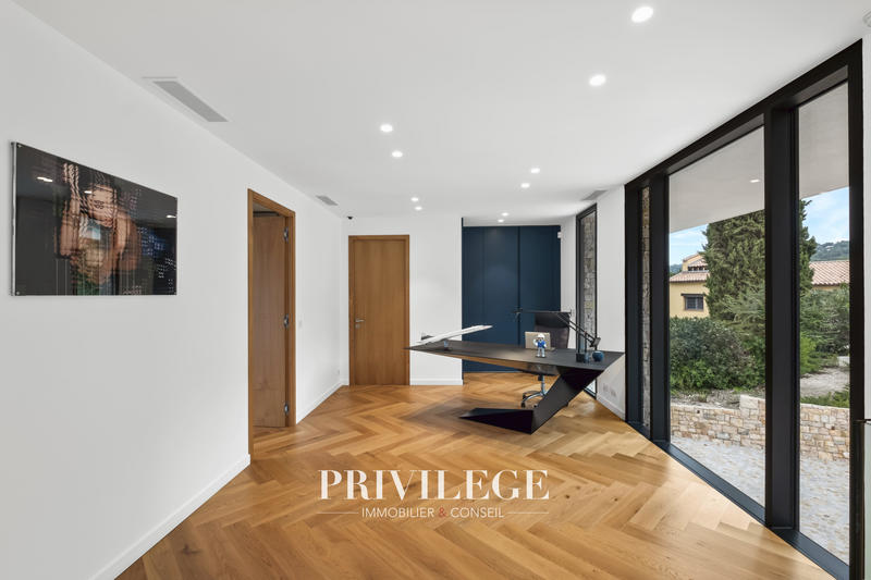 Villa - 340 m² - 8 pièces