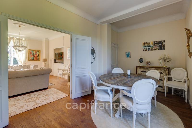 Demeure - 800 m² - 15 pièces