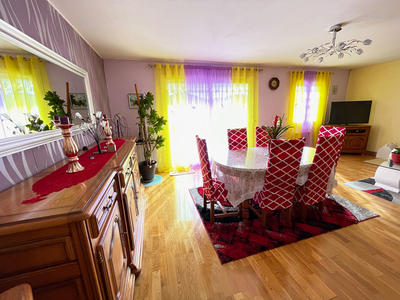 Maison - 95 m² - 7 pièces