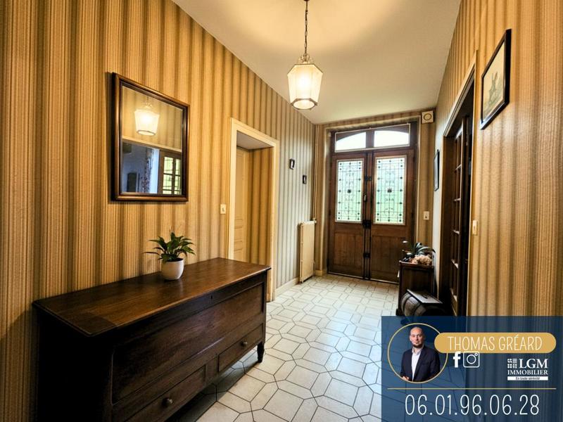 Propriété - 282 m² - 9 pièces