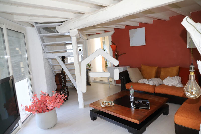 Demeure - 295 m² - 9 pièces