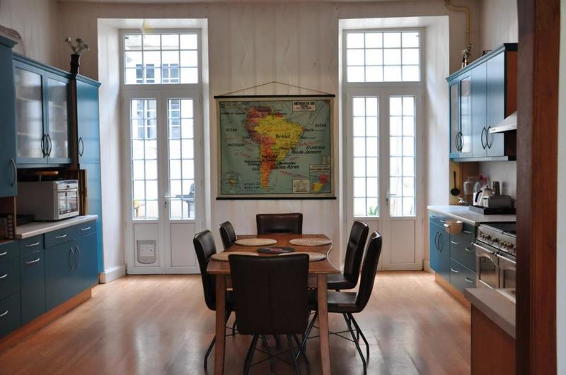 Maison de ville - 240 m² - 10 pièces