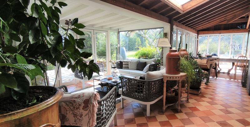 Maison - 300 m² - 9 pièces