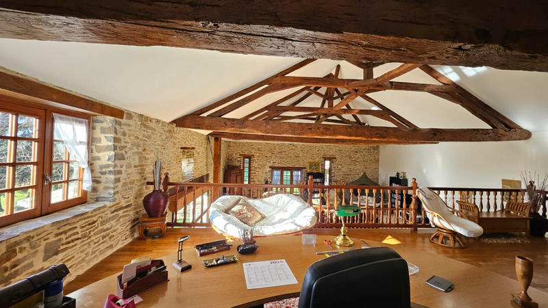 Maison - 340 m² - 6 pièces