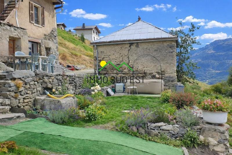 Maison - 96 m² - 5 pièces