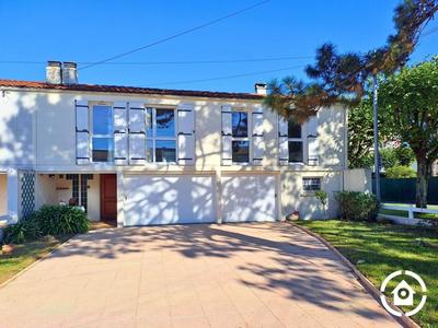 Maison de ville - 111 m² - 6 pièces