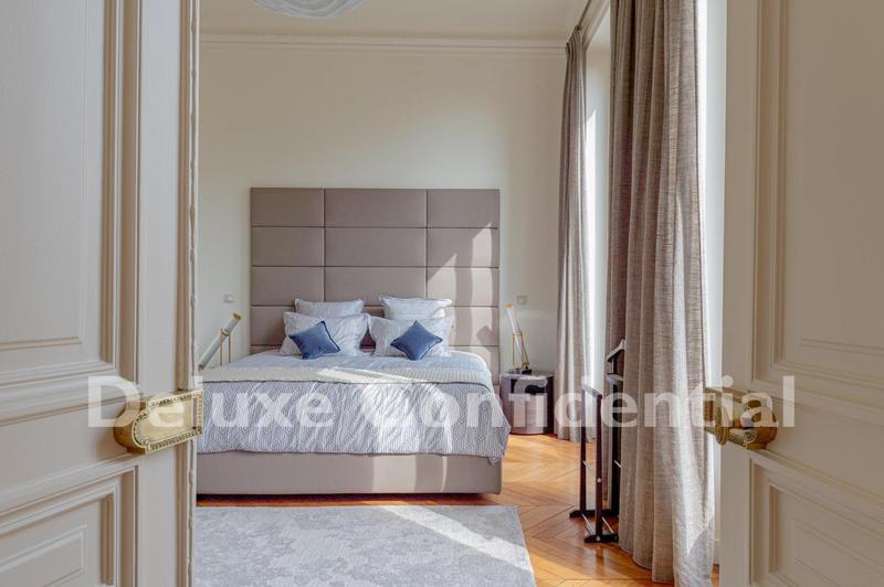 Appartement - 226 m² - 7 pièces