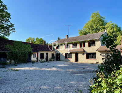 Demeure - 249 m² - 13 pièces