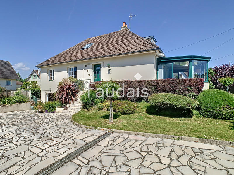 Maison - 149 m² - 7 pièces