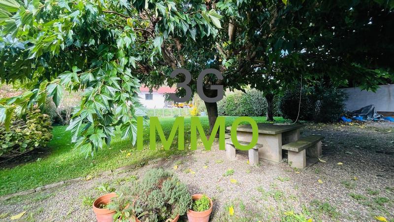 Maison - 600 m² - 14 pièces