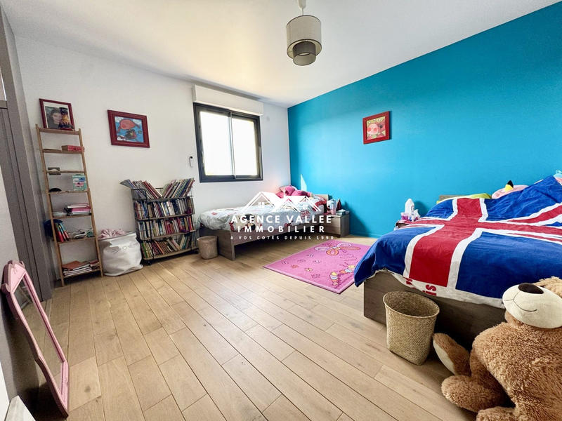 Maison - 280 m² - 8 pièces