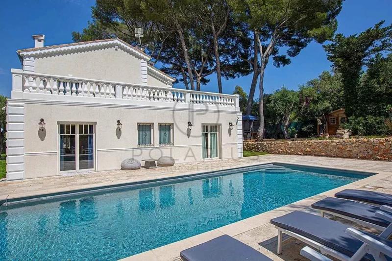 Villa - 260 m² - 7 pièces