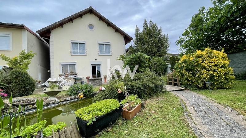 Pavillon - 205 m² - 6 pièces