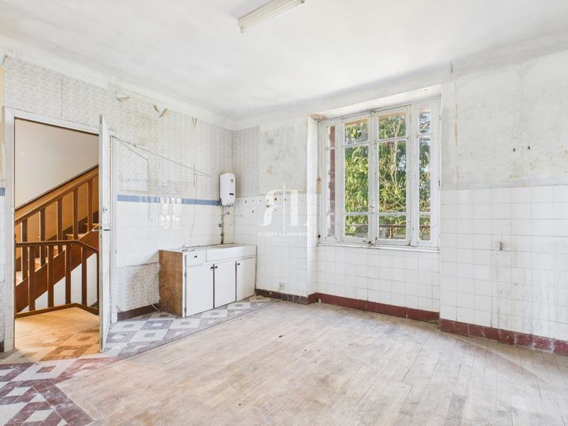 Immeuble - 335 m² - 14 pièces