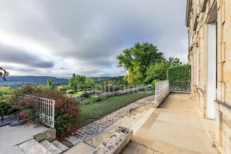 Maison de maîtres - 420 m² - 11 pièces