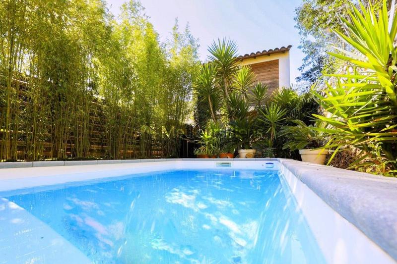 Propriété - 190 m² - 6 pièces