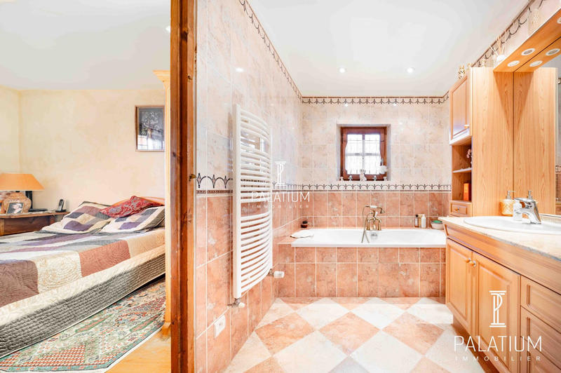 Villa - 203 m² - 6 pièces