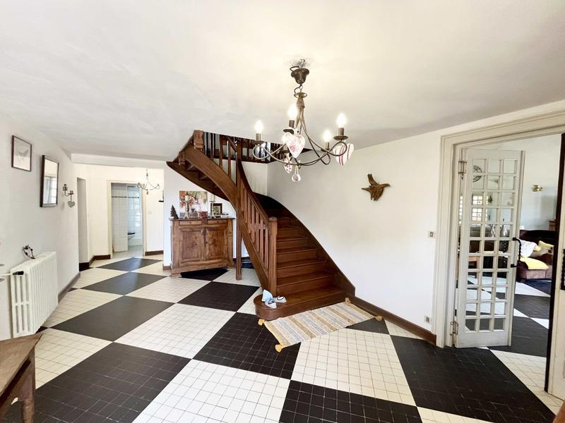 Maison - 388 m² - 15 pièces