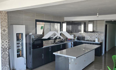 Maison - 380 m² - 7 pièces