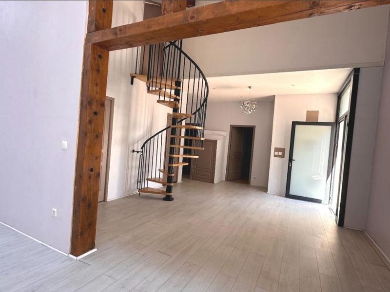 Maison - 255 m² - 5 pièces