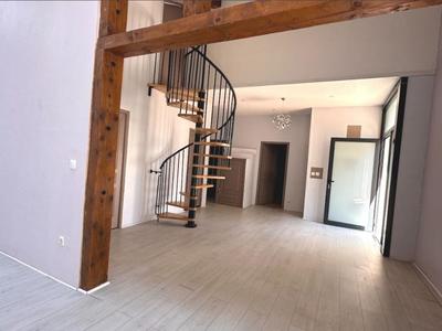 Maison - 255 m² - 5 pièces