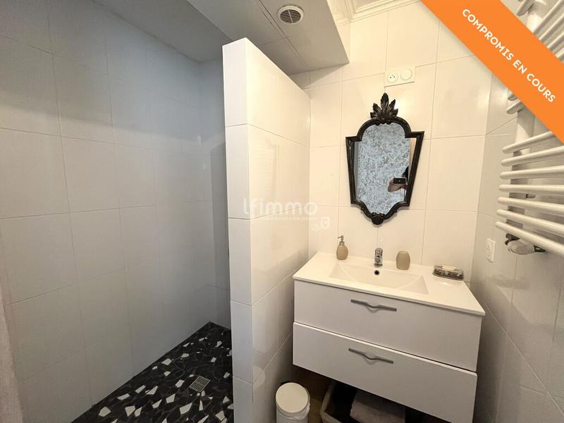 Maison - 252 m² - 10 pièces