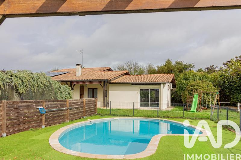 Maison - 257 m² - 8 pièces