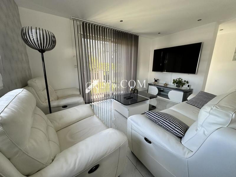 Pavillon - 104 m² - 4 pièces