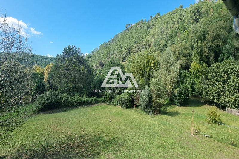 Propriété - 220 m² - 9 pièces