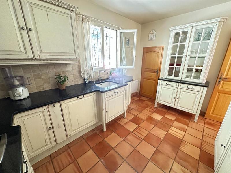 Maison - 200 m² - 7 pièces