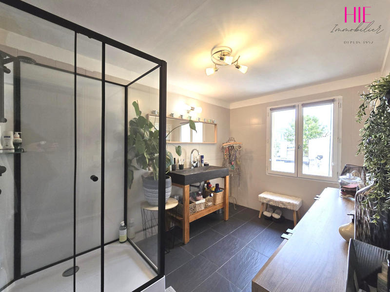 Maison - 140 m² - 6 pièces