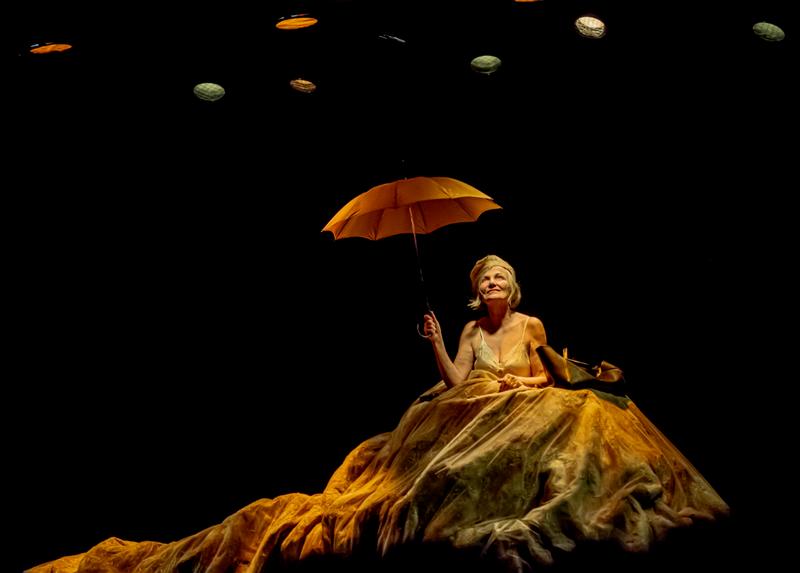 Oh les beaux jours, par la Cie la Petite Elfe