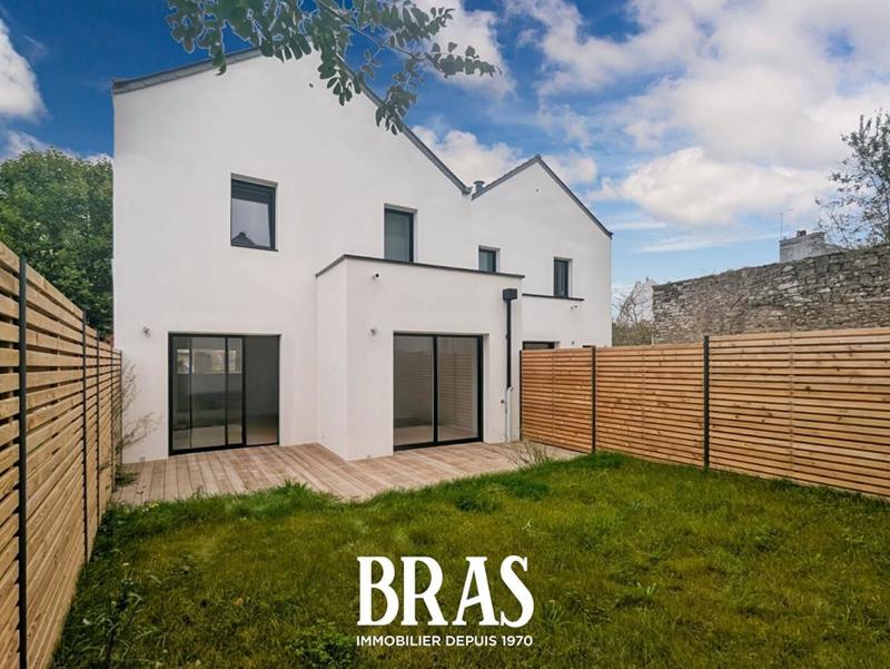 Maison - 93 m² - 5 pièces